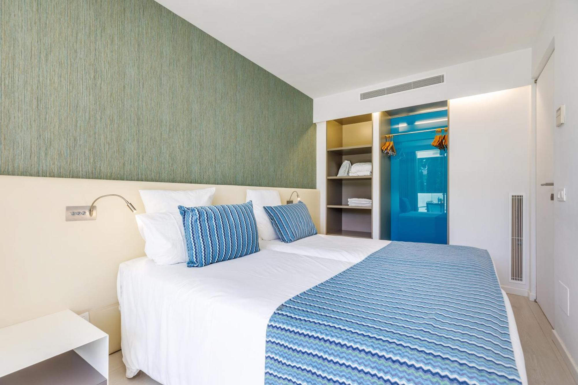 Hotel Illa D'Or & Club Apts 4* Sup Port de Pollença Extérieur photo
